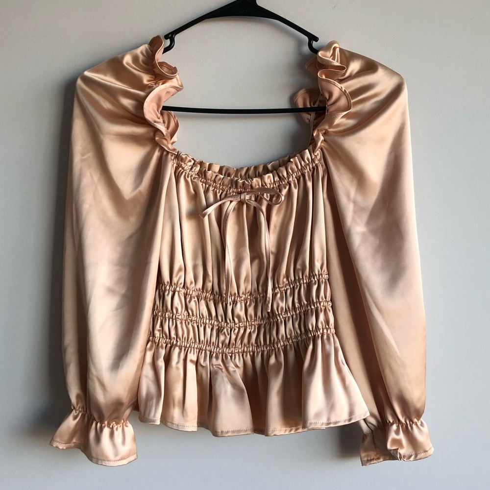 Q + A Los Angeles Satin Top - Picture 4 of 5